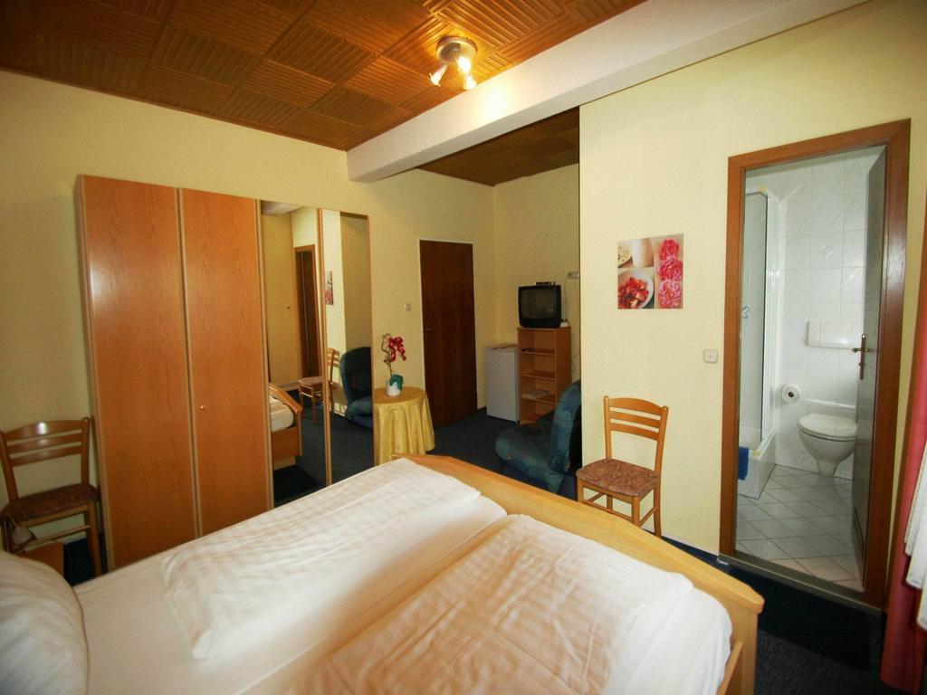 Hotel Konert Bergheim Экстерьер фото